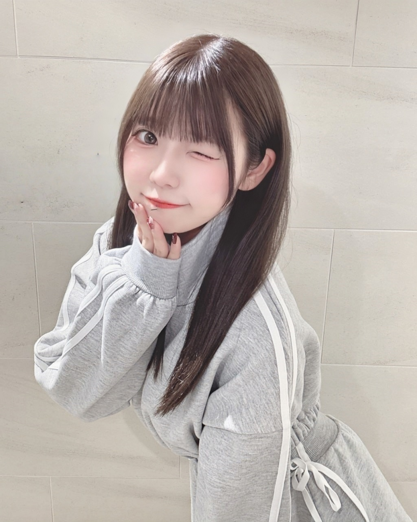 新人出勤 一枚の可愛い子玲衣 160cm・Cカップ・45kg・22歳