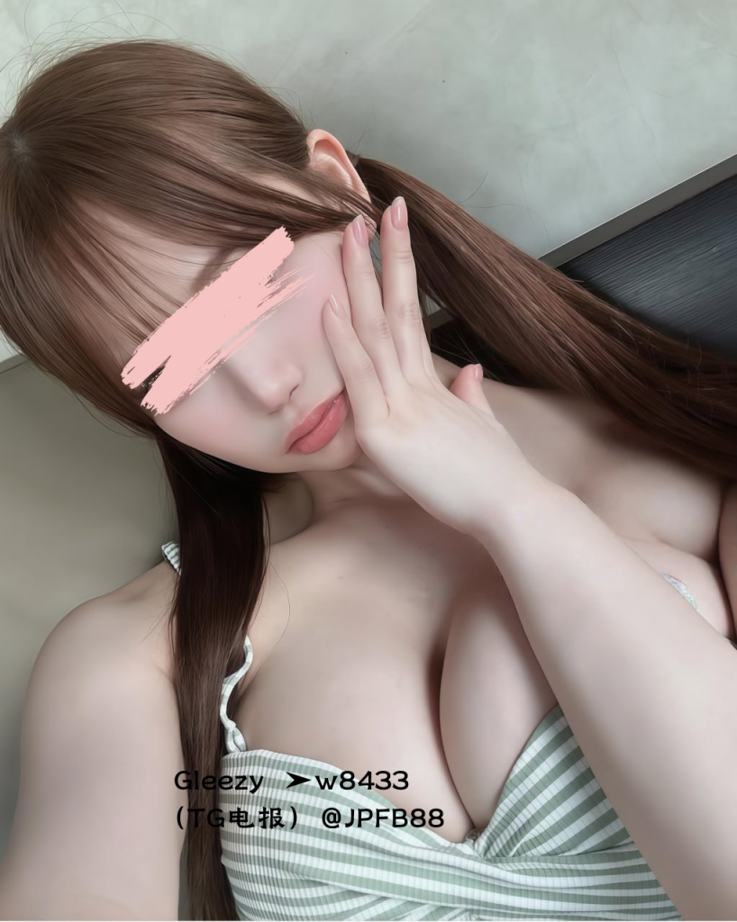 奈（なな） 24歳 162cm 50kg F+美しさと迫力バストの美容師、目を引くトップスで誘惑度マックス🔥