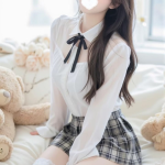 まゆみ（Mayumi）は身長160cm、Dカップ、体重46kg、年齢23歳。外見は清純で、プライベートではセクシーで情欲が強い。白いバストはDカップで、