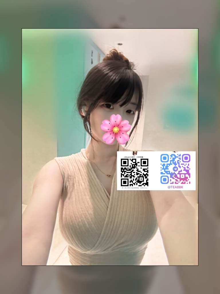 爆乳人妻、大胆で遊び心満点。淫らなテクニックが秀逸で、色っぽく、ベッドでの声も魅力的