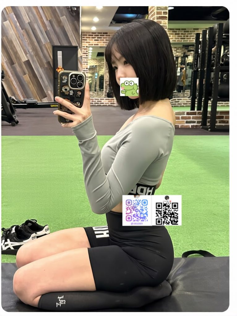 Featured Highlights: Towering elegance meets striking beauty—her entrance alone screams luxury