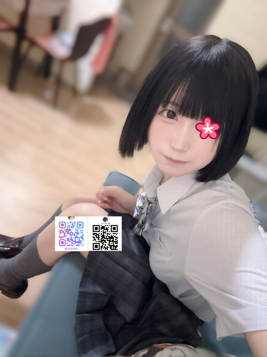 女孩特色：超小隻可愛 粉穴 粉乳 水水多 適合火車便當 後插 好操控 妹妹很配合 喜歡大奶小隻馬的台中哥哥 絕對不要錯過‼️