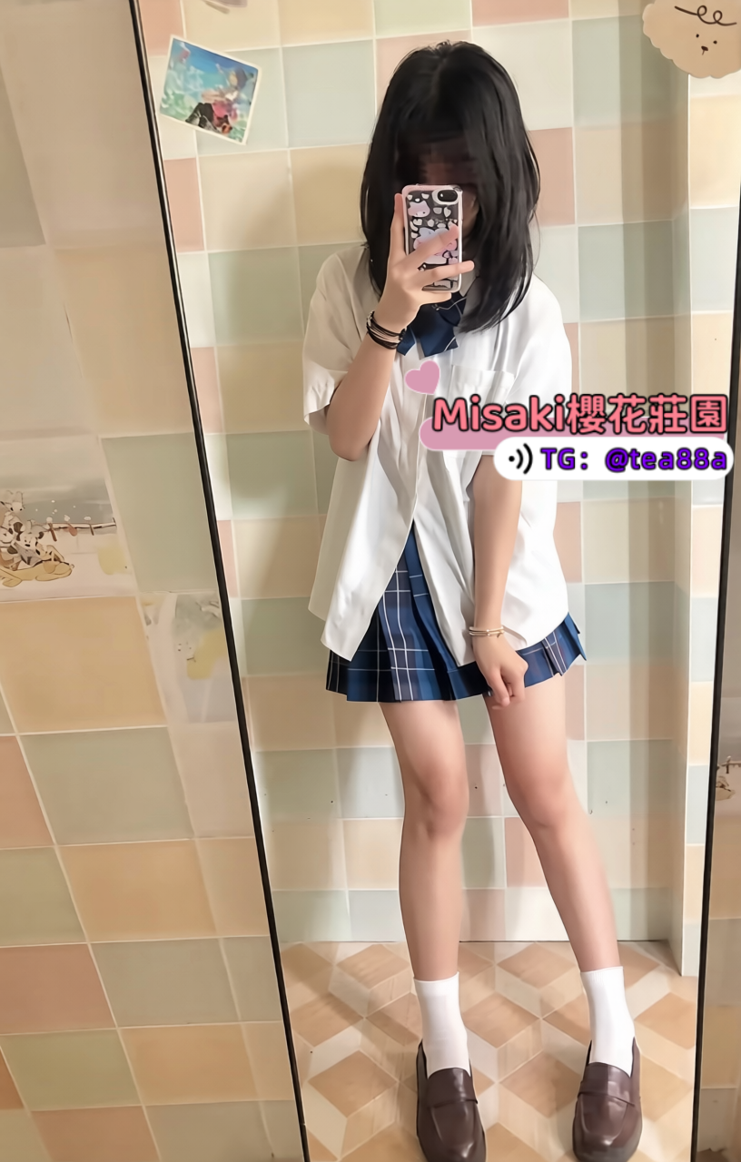 小柄で均整の取れた体型、思いのままに操れる！電車内でも軽々と遊べる～初々しく可愛らしく、