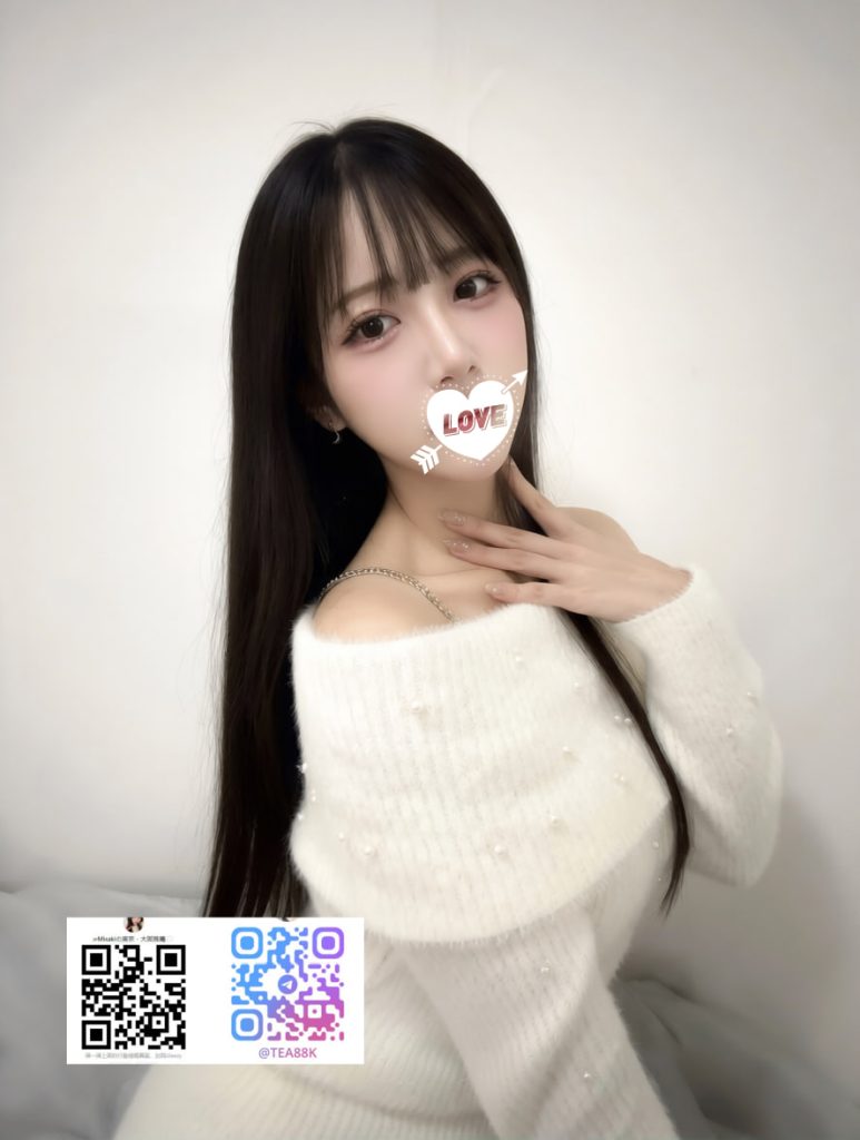 📯164cmのFカップ悪魔ボディ、完璧なプロポーション！豊満なバスト、丸みを帯びたヒップ、細く長い手足が、セクシーでエレガントな雰囲気を醸