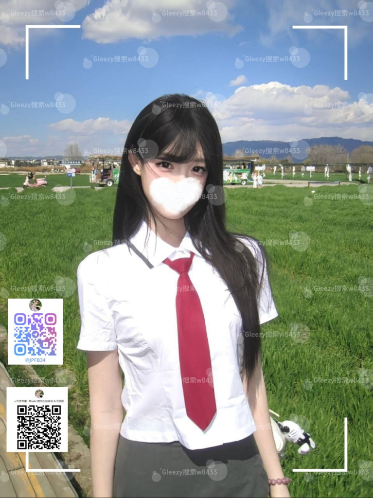 小さな口は舐め上手で、柔らかい舌が絡みつき、足腰がガクガクになるまで離してくれません。